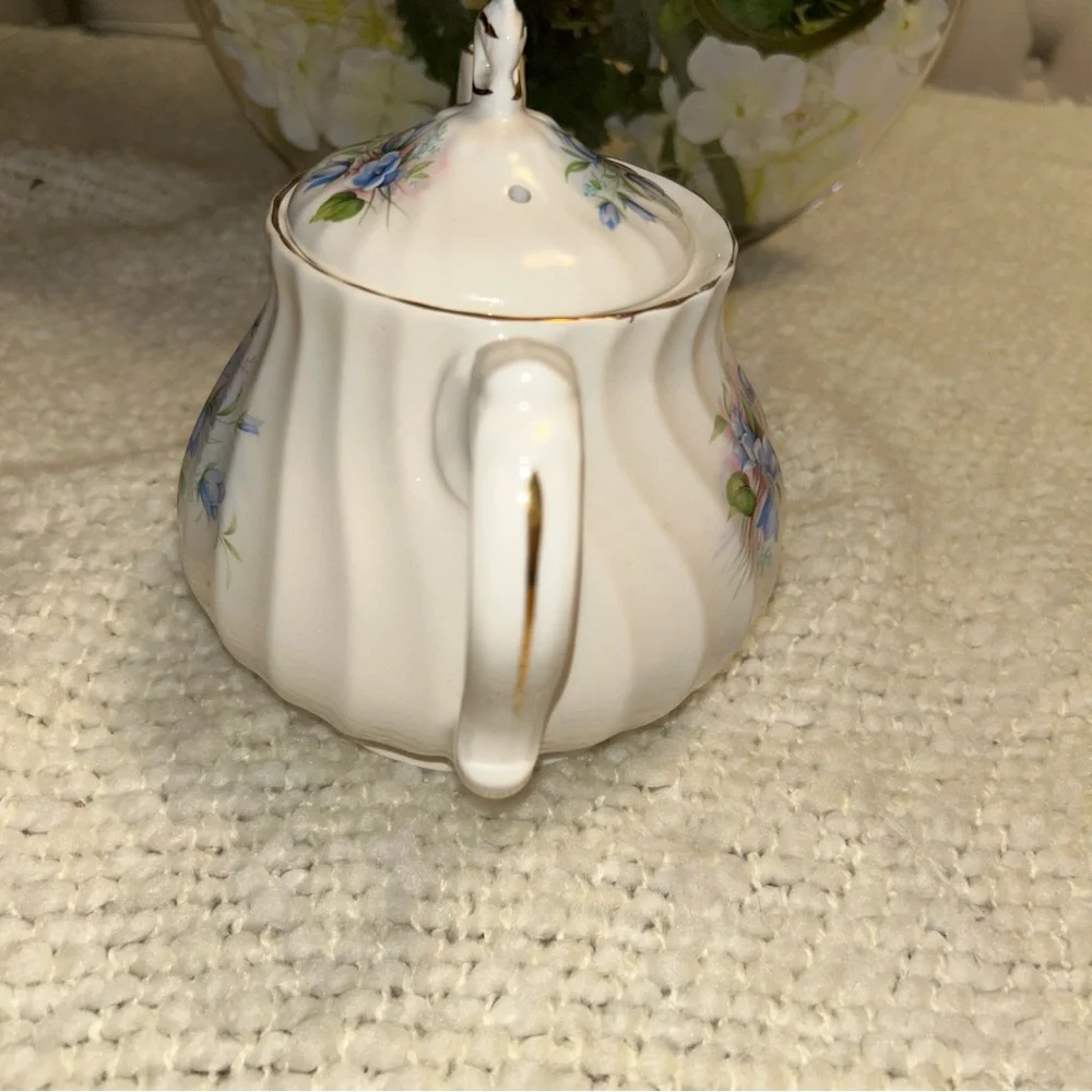 Vintage Sadler England White Blue Floral Gold Trim Teapot Tea Pot